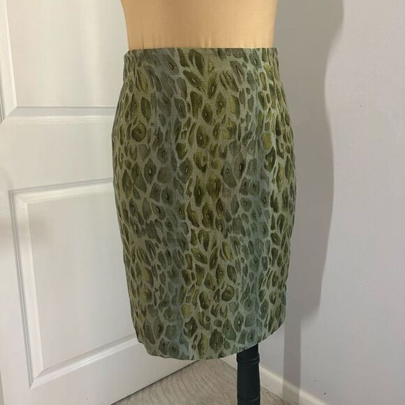 Liz Claiborne Dresses & Skirts - Liz Claiborne Green Patterned Knee Length Skirt